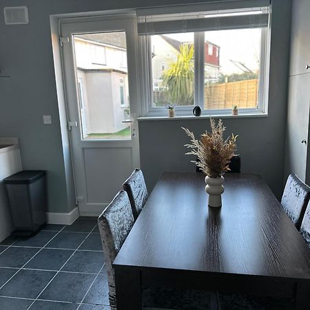 Cosy En-Suite Double Room1 Heathrow Accommodation Northolt  Luaran gambar