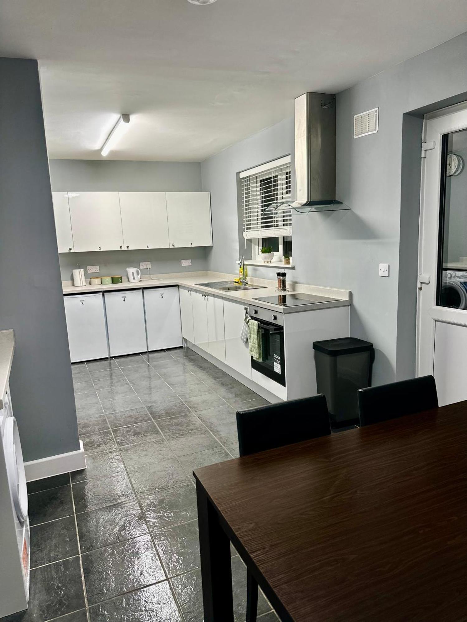 Cosy En-Suite Double Room1 Heathrow Accommodation Northolt  Luaran gambar