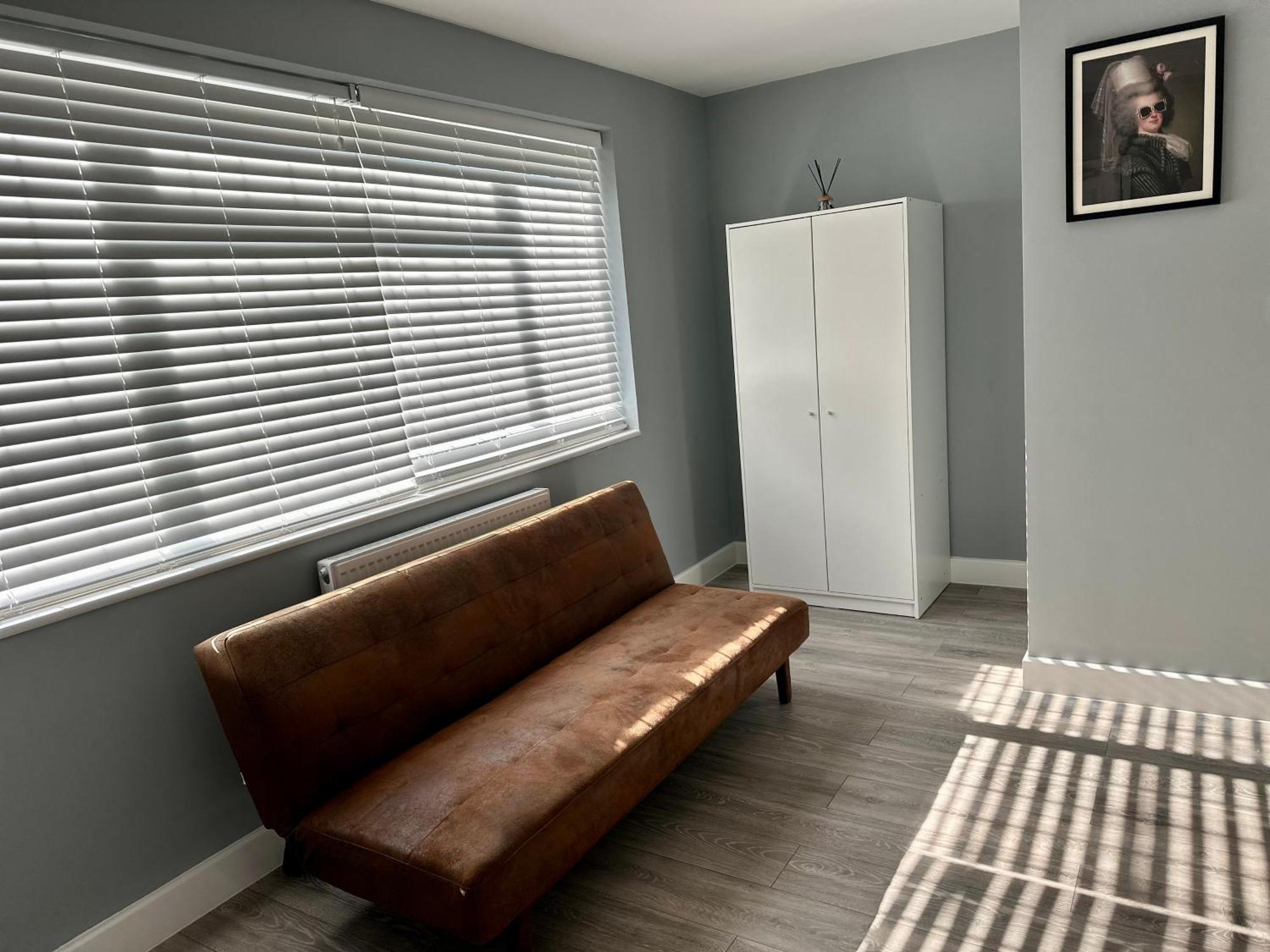 Cosy En-Suite Double Room1 Heathrow Accommodation Northolt  Luaran gambar